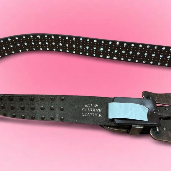 🤎✨Shyanne Brown Leather Belt with Silver Rhinestones - Picture 6 of 7